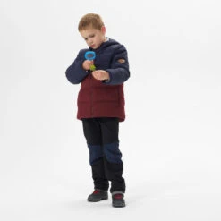 Quechua Doudoune De Randonnée Bleue Et Bordeaux - Enfant 2-6 Ans -Promos Regatta || Quechua || Dare 2b Boutique doudoune de randonnee bleue et bordeaux enfant 2 6 ans 1