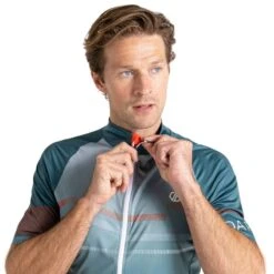 Dare 2b Maillot De Cyclisme REVOLVING Homme (Vert Méditerranéen) 9 Dare 2b Maillot De Cyclisme REVOLVING Homme (Vert Méditerranéen) -Promos Regatta || Quechua || Dare 2b Boutique maillot de cyclisme revolving homme vert mediterraneen 2