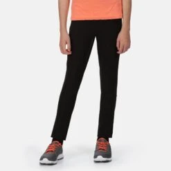 Regatta Pentre Pantalon De Randonnée Pour Enfant - Noir 11 Regatta Pentre Pantalon De Randonnée Pour Enfant - Noir -Promos Regatta || Quechua || Dare 2b Boutique pentre pantalon de randonnee pour enfant noir 4